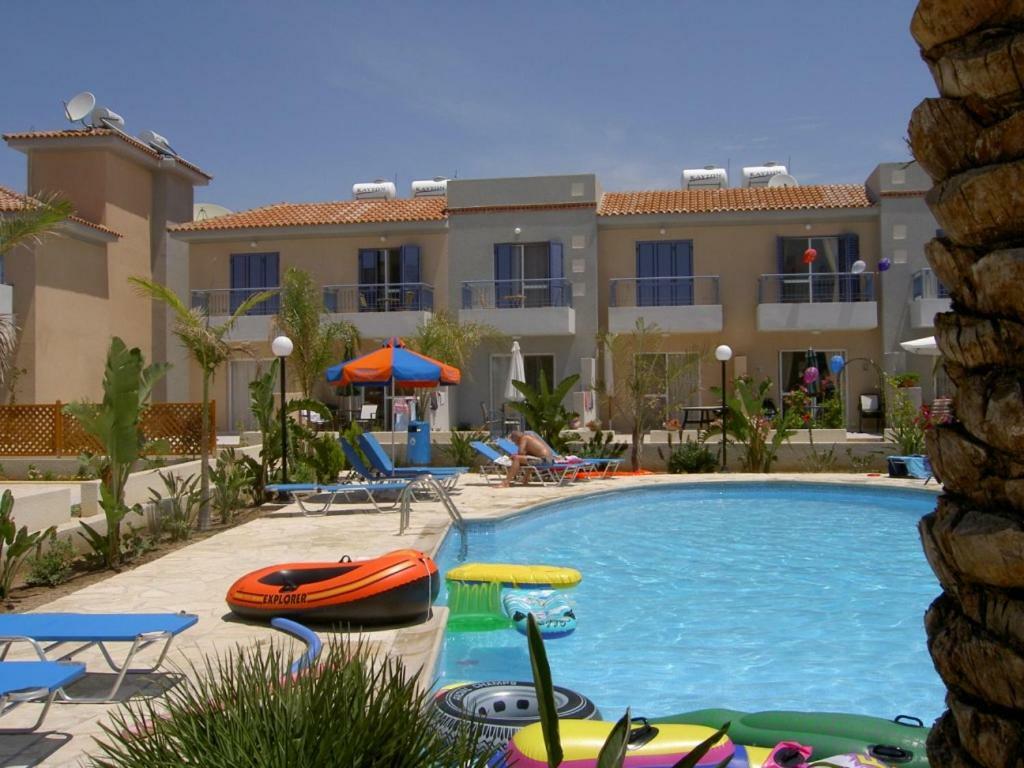 Helios Cottages Paphos Buitenkant foto